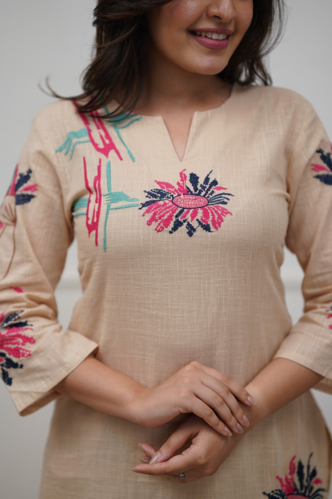 Suppar Sleave Women’s Cream Cotton Co-ords Set with Floral Embroidery | Straight Kurti with 3/4 Sleeves | Ethnic Casual Wear