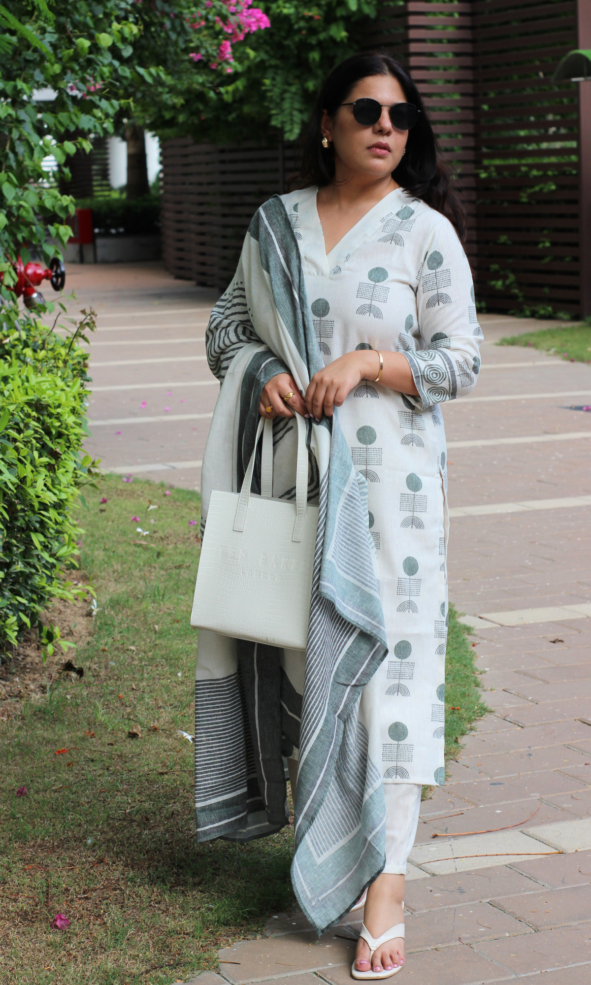 piludi Women’s Printed Kurta Pant Set with Dupatta Elegant Ethnic Wear Set for Casual & Festive Occasions